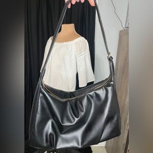 🐥A New Day Black Handbag